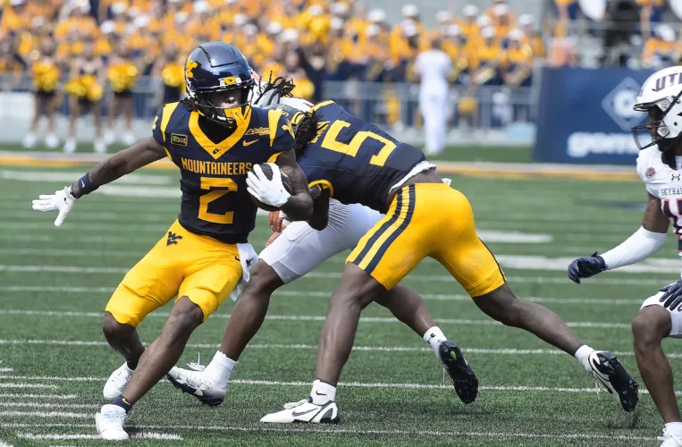 Quarterback Mike Hawkins, receiver D.J. Epps connection aids in WVU football's win over U.T. Martin